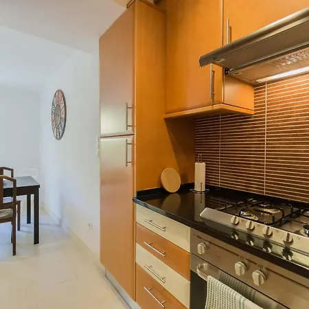Apartmán With Private Garden Near Baixa *