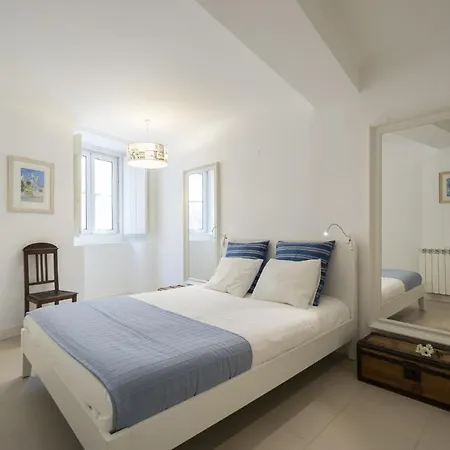 With Private Garden Near Baixa Apartment *