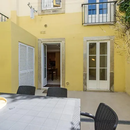 With Private Garden Near Baixa Lisboa